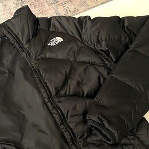 The North Face - Women's XS - Black 550 Down Puffer Jacket with Pockets